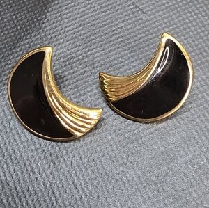 Vintage Trifari Black Enamel Crescent Earrings Gold Tone
